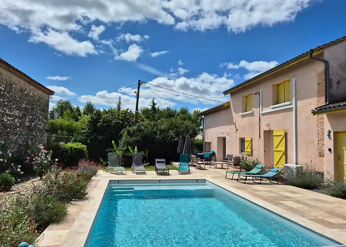 Le Gîte du Pêcheur, en campagne pour 10 personnes, Piscine privée et jardin *
