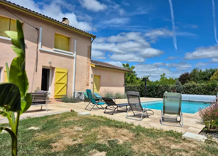 Le Gîte du Pêcheur, en campagne pour 10 personnes, Piscine privée et jardin Damazan